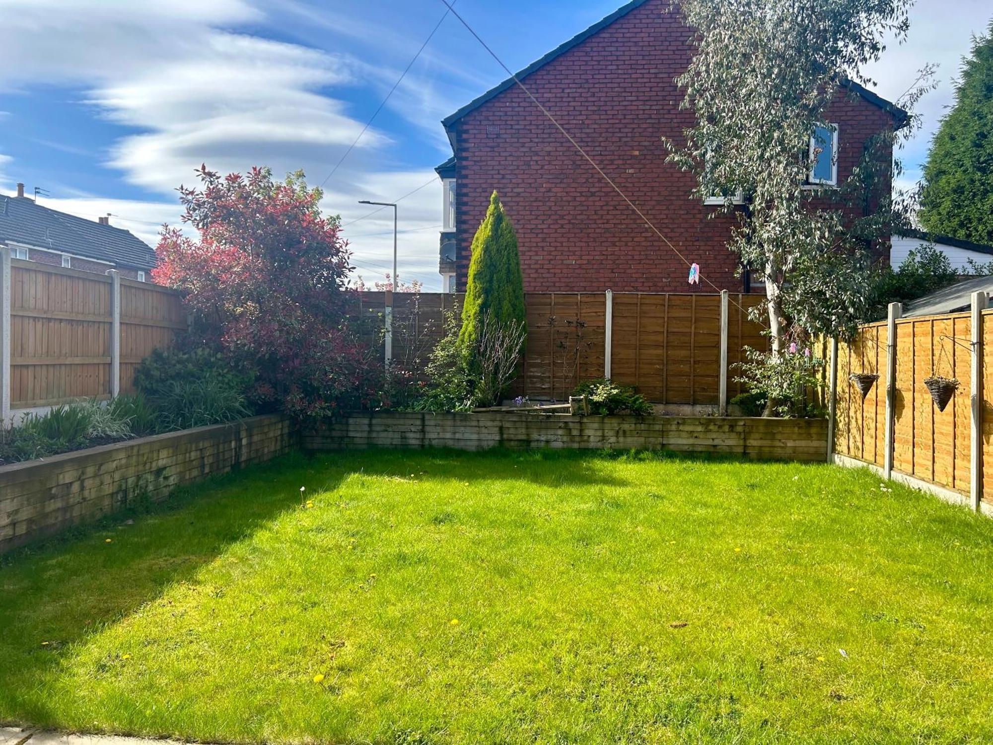 Lovely, Large Double Bedroom With Park View In Home Hazel Grove ภายนอก รูปภาพ